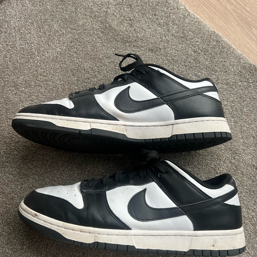 Nike Men's Black and White Low-Top Sneakers Size 12